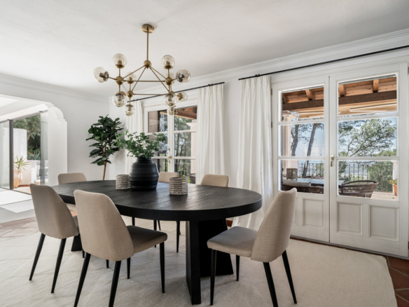 Villa for sale in Benahavís