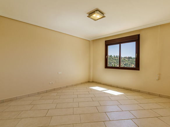 Villa for sale in Benahavís
