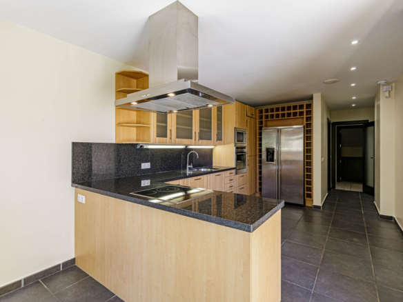 Villa for sale in Benahavís