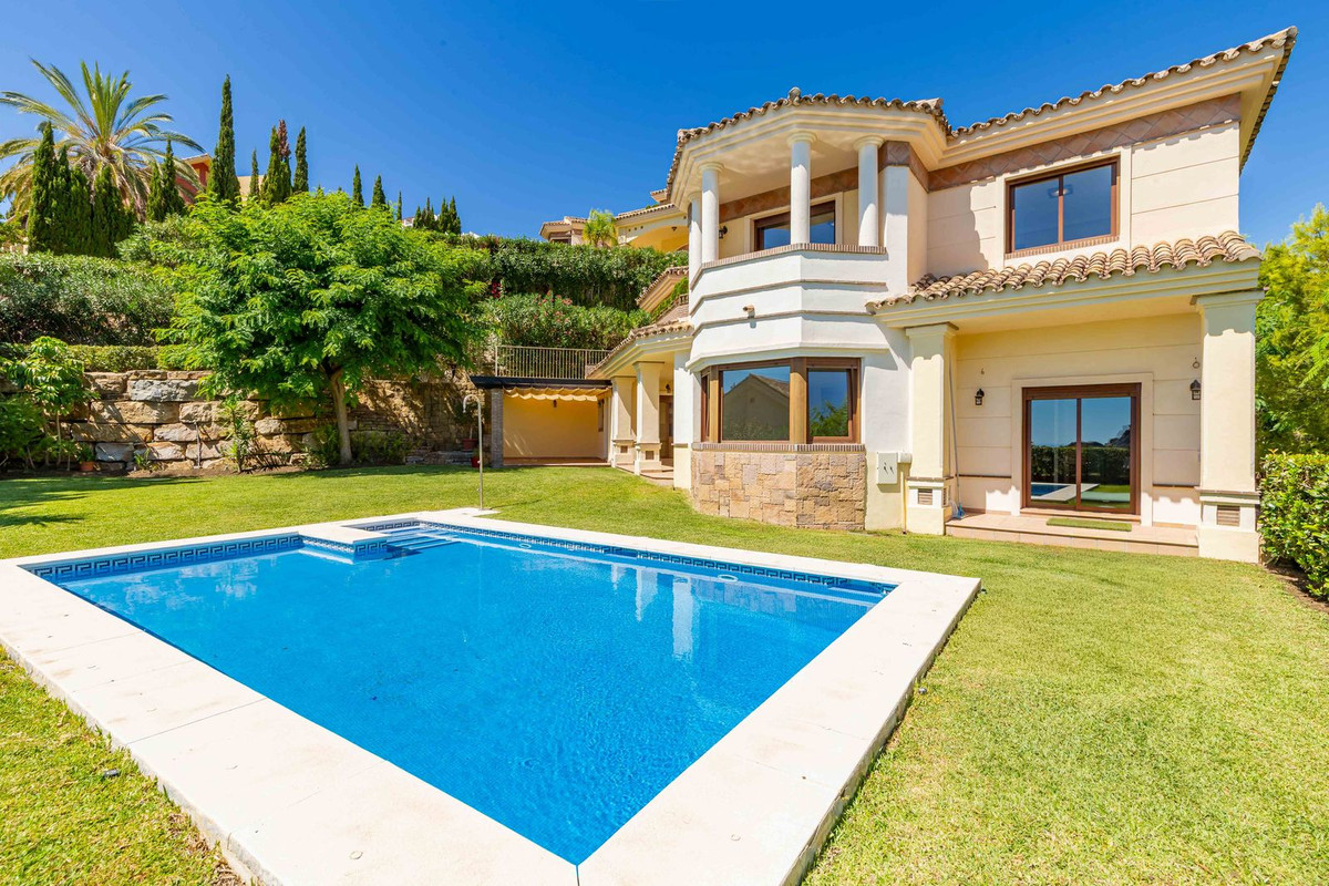 Villa-in-Benahavis-Ref-R5257678 Villa for sale in Benahavís