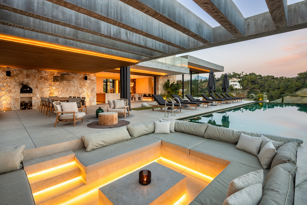 Villa for sale in Benahavís