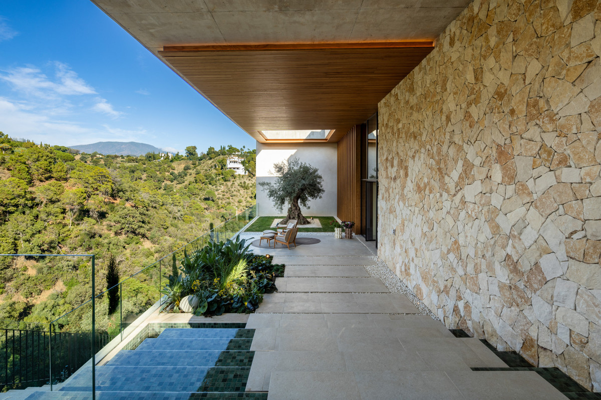 Villa for sale in Benahavís