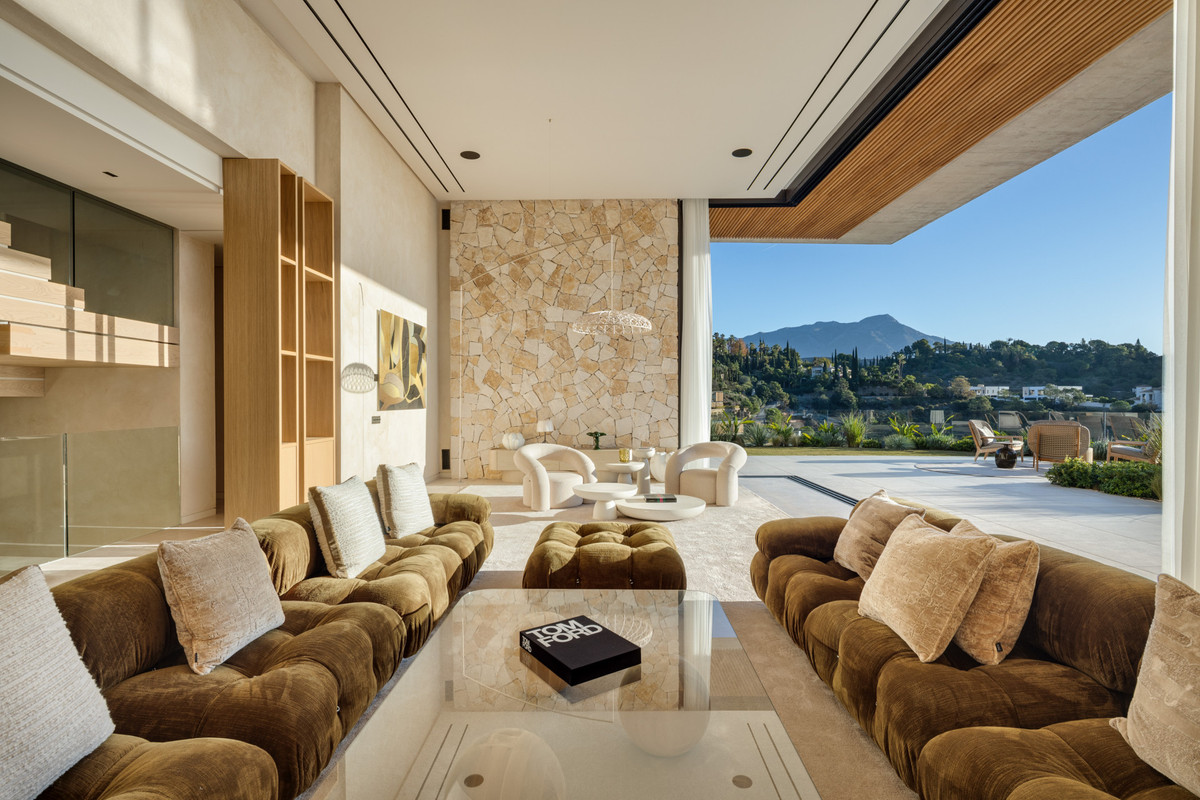 Villa for sale in Benahavís