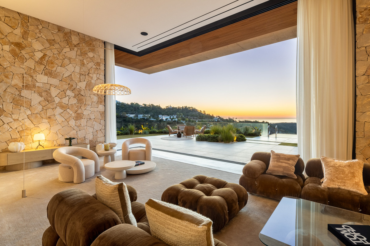 Villa for sale in Benahavís