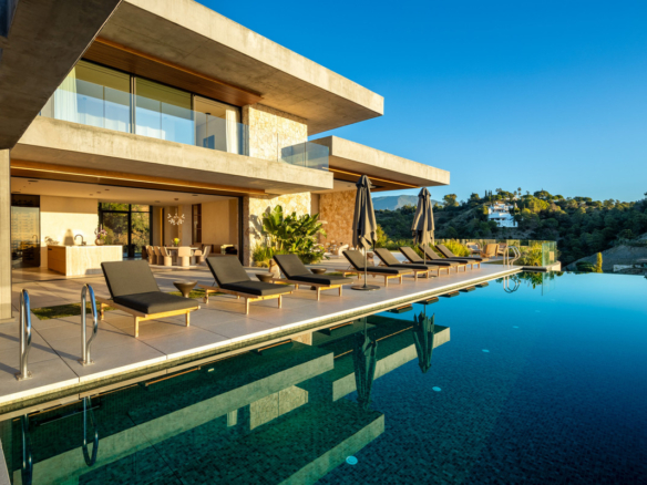 Villa for sale in Benahavís