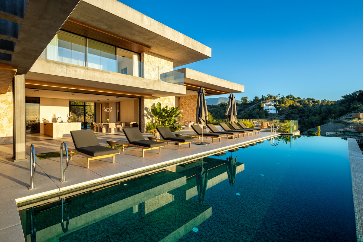 Villa for sale in Benahavís