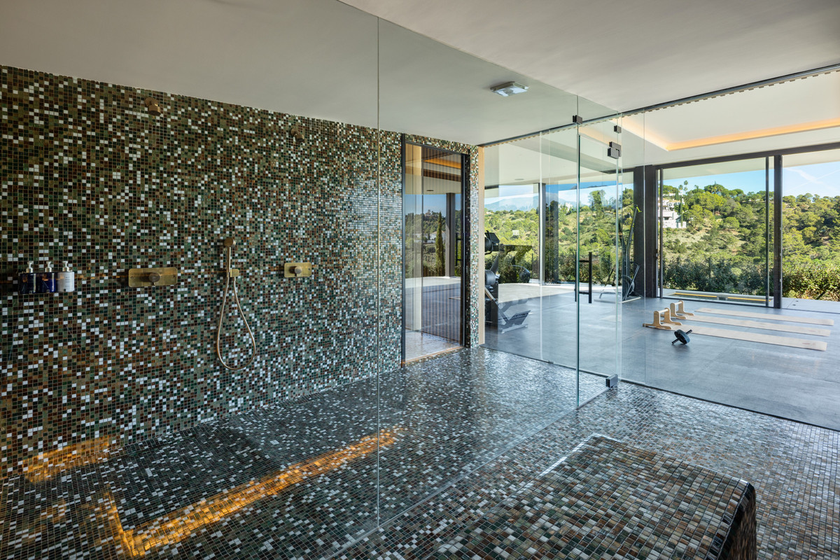 Villa for sale in Benahavís