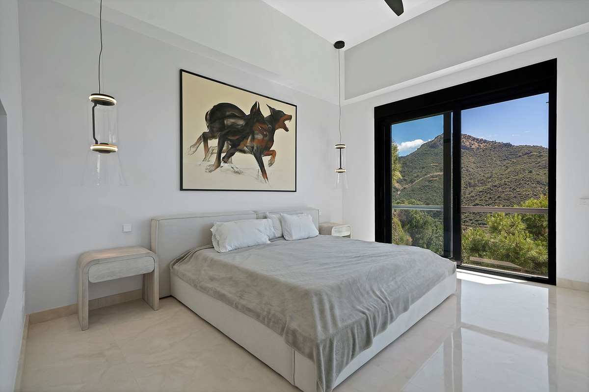Villa for sale in Benahavís
