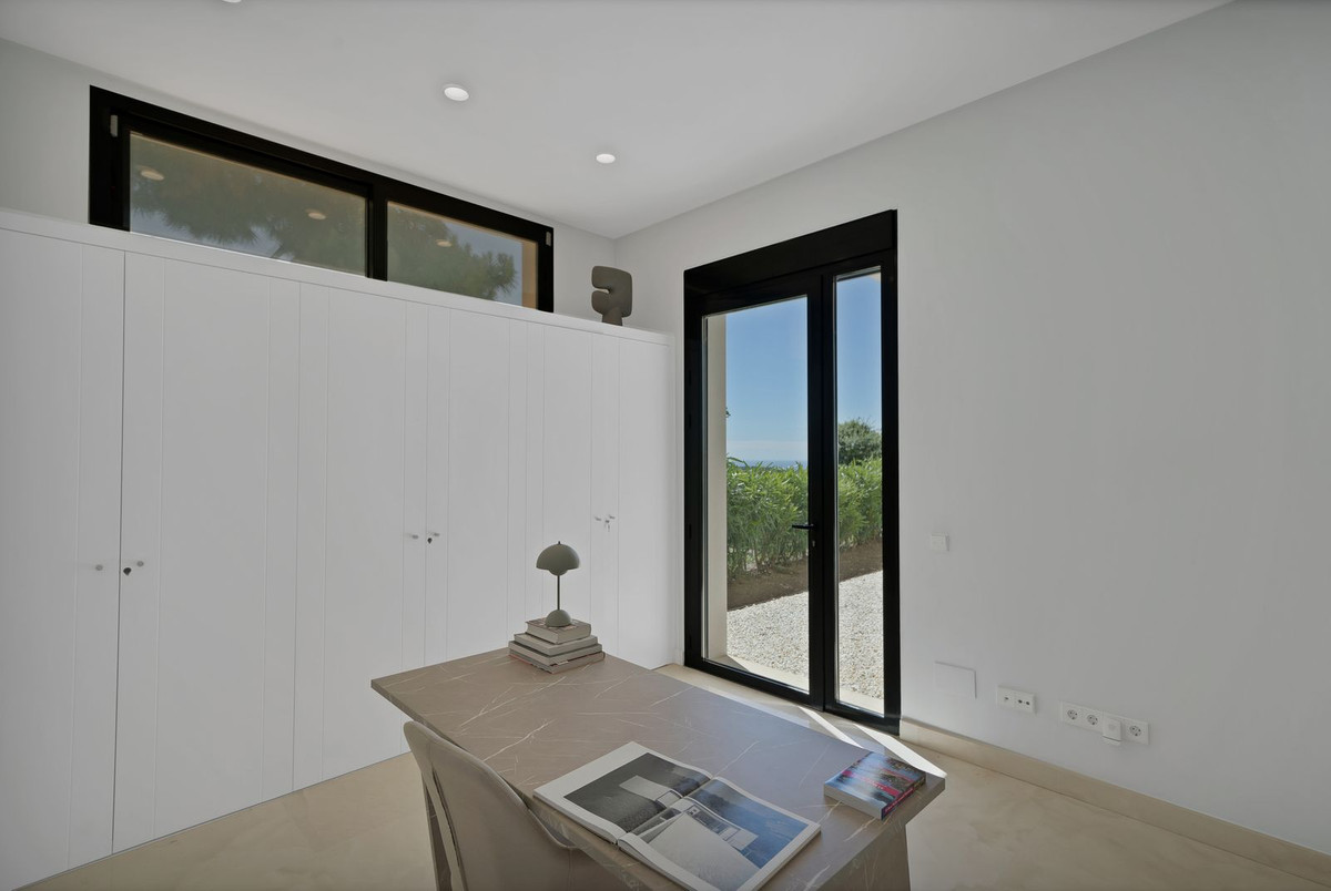 Villa for sale in Benahavís
