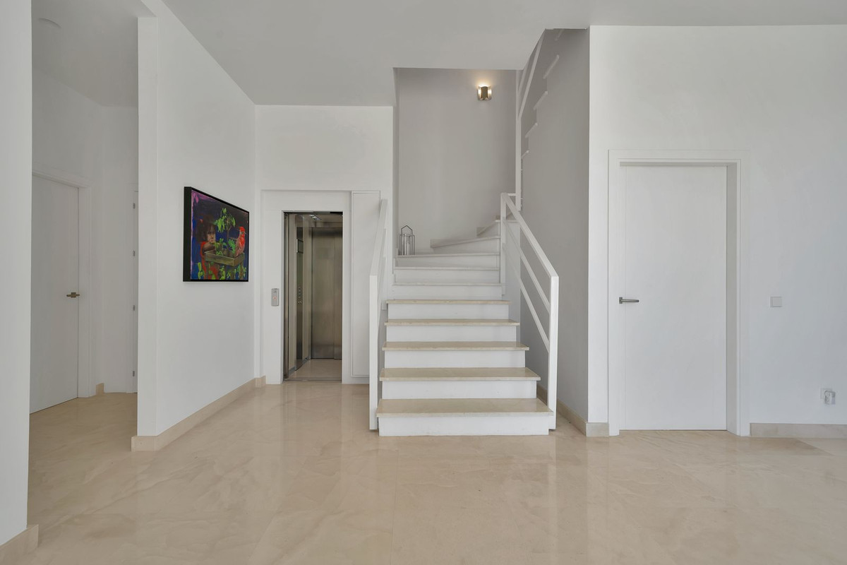 Villa for sale in Benahavís