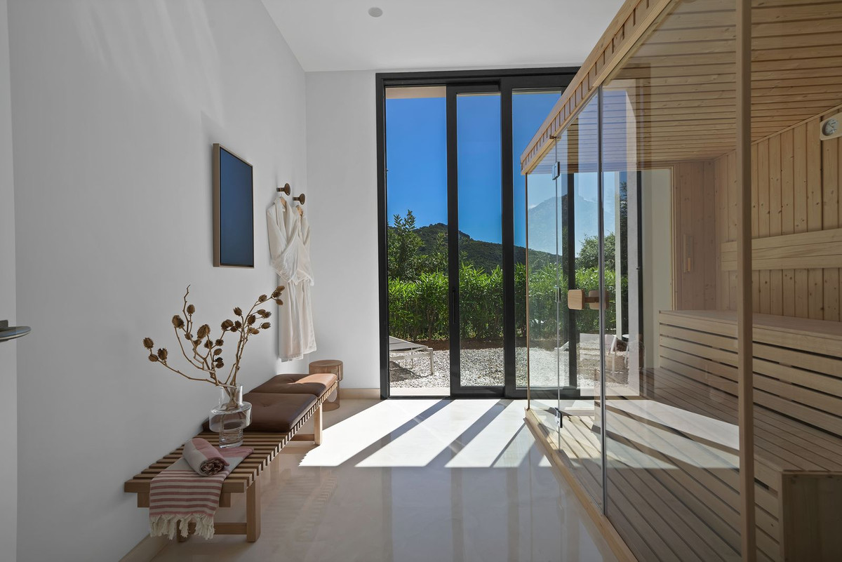 Villa for sale in Benahavís