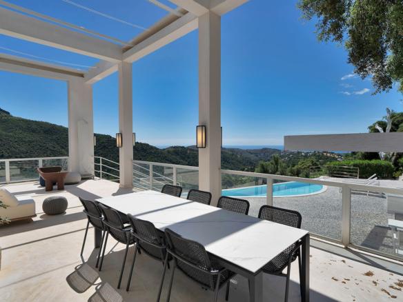Villa for sale in Benahavís