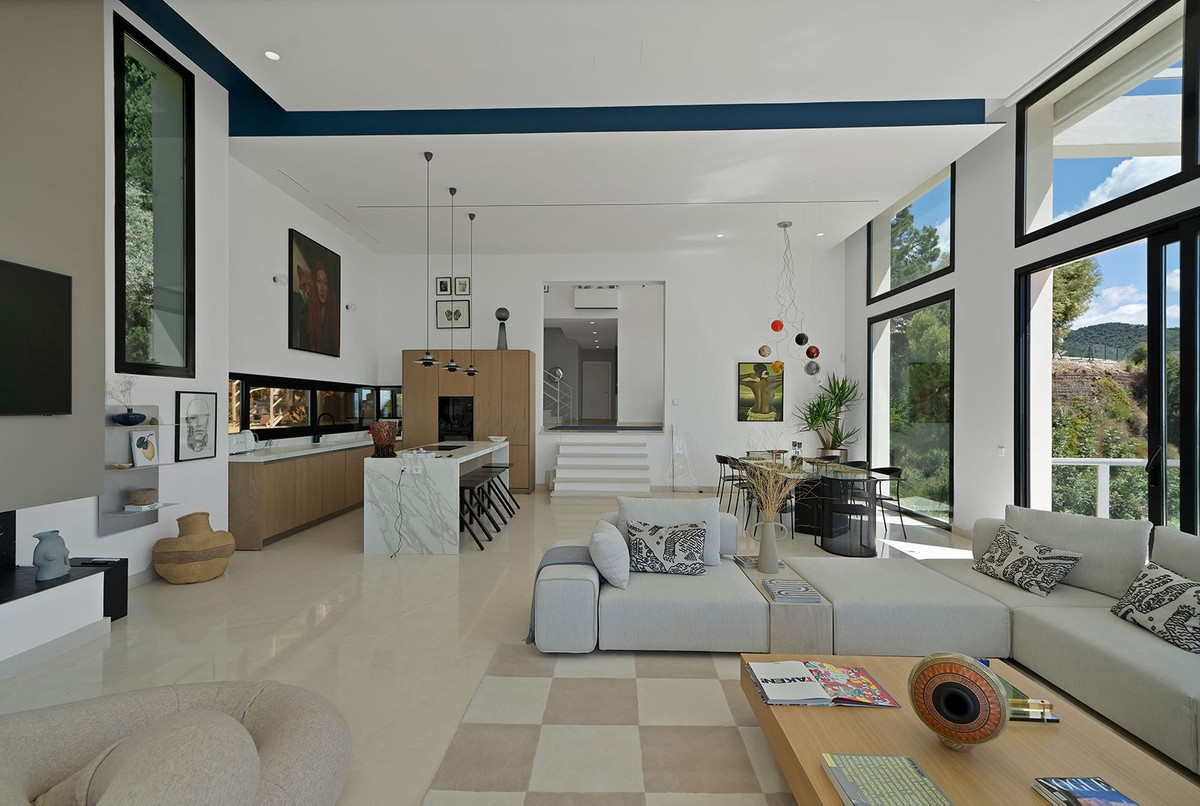 Villa for sale in Benahavís
