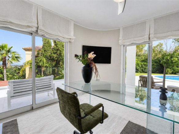 Villa for sale in Benahavís