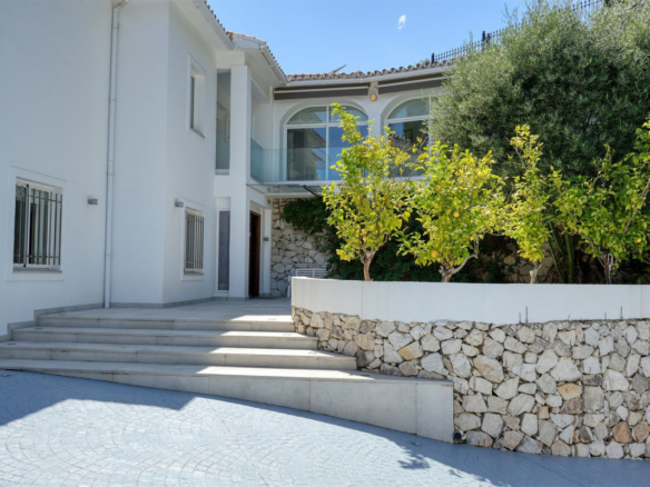 Villa for sale in Benahavís