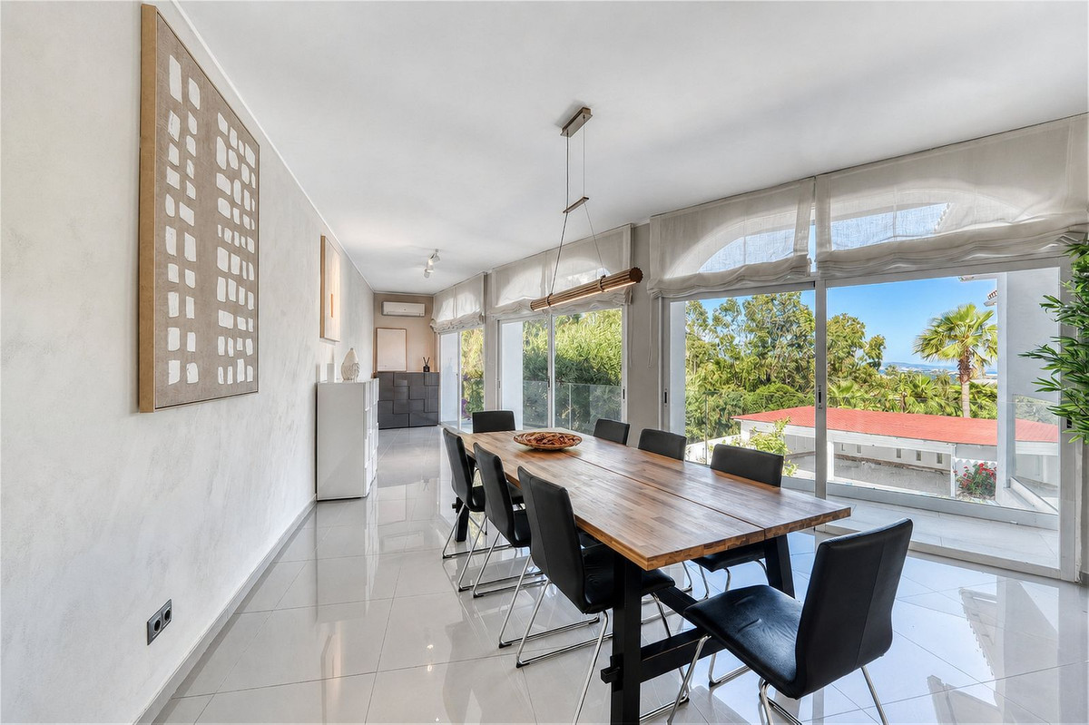 Villa for sale in Benahavís
