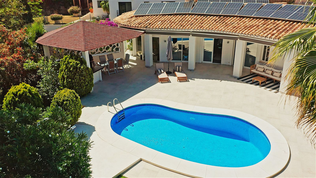 Villa for sale in Benahavís