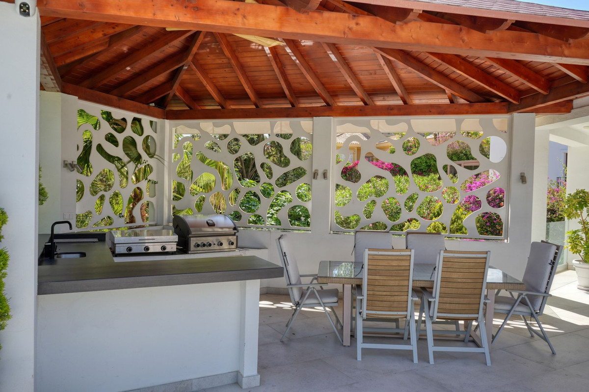 Villa for sale in Benahavís