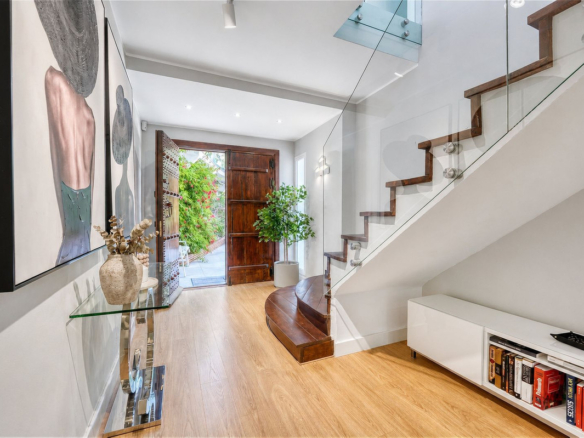 Villa for sale in Benahavís