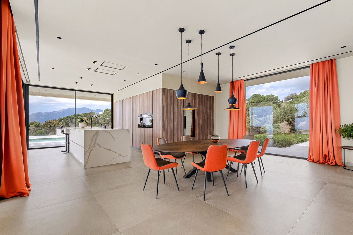 Villa for sale in Benahavís