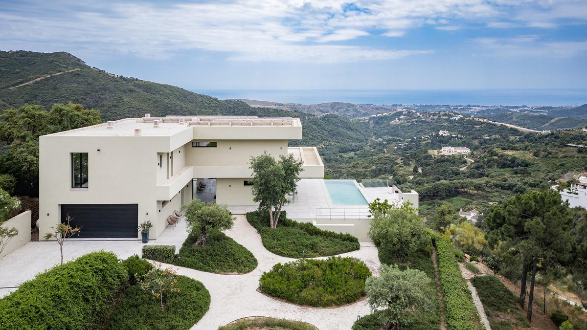 Villa for sale in Benahavís