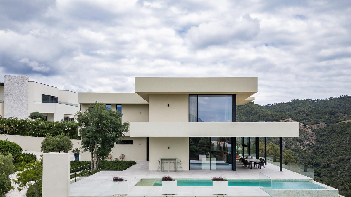 Villa for sale in Benahavís