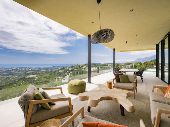 Villa for sale in Benahavís