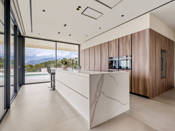 Villa for sale in Benahavís