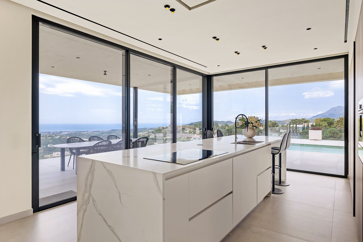 Villa for sale in Benahavís