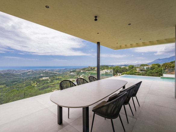 Villa for sale in Benahavís