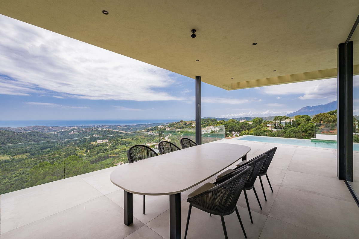 Villa for sale in Benahavís