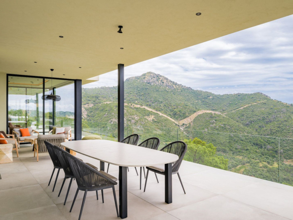 Villa for sale in Benahavís