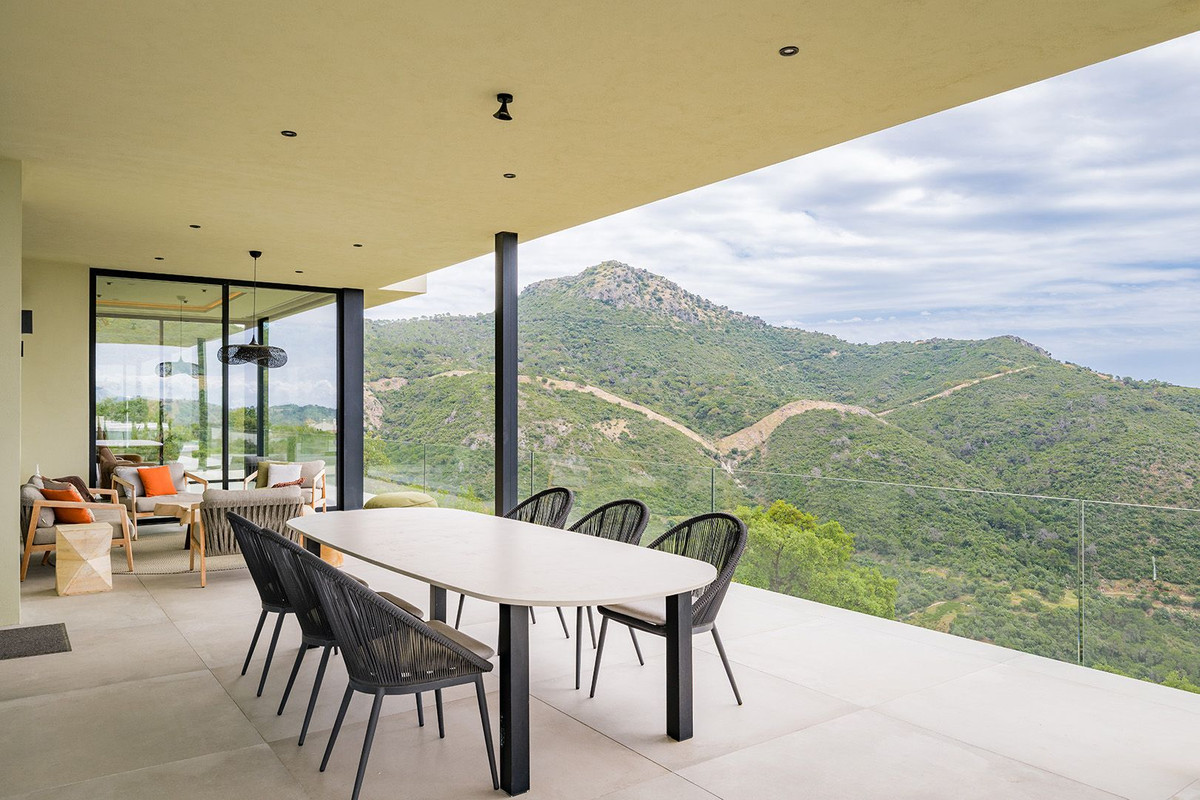 Villa for sale in Benahavís