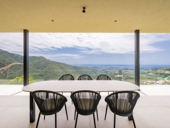 Villa for sale in Benahavís