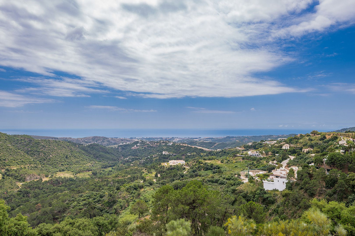 Villa for sale in Benahavís