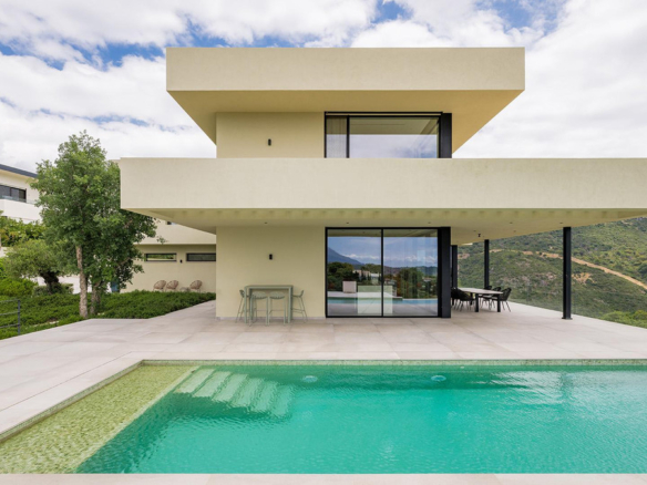 Villa for sale in Benahavís