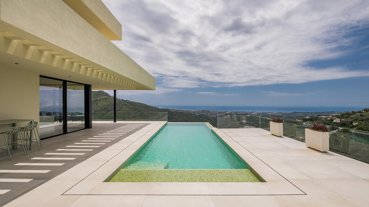 Villa for sale in Benahavís
