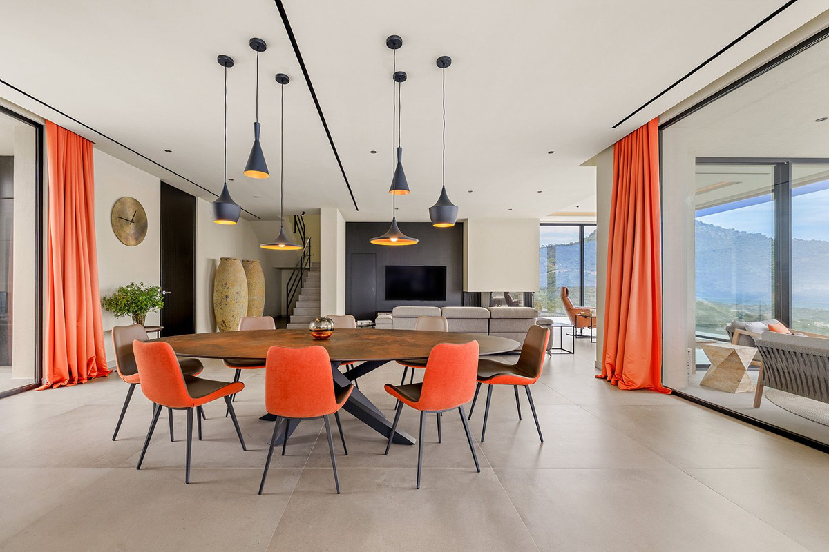Villa for sale in Benahavís