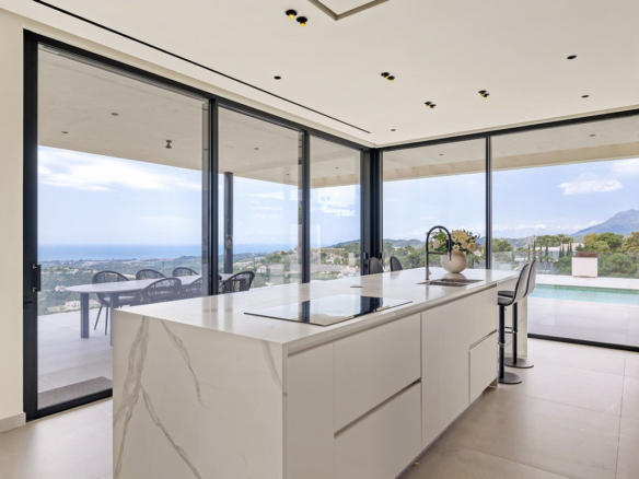 Villa for sale in Benahavís