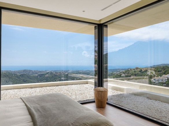 Villa for sale in Benahavís