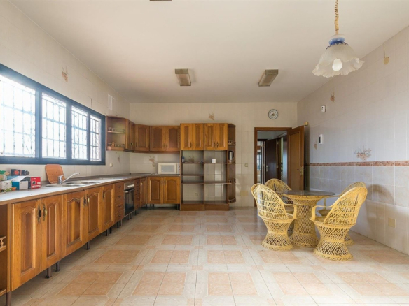 Villa for sale in Benalmadena