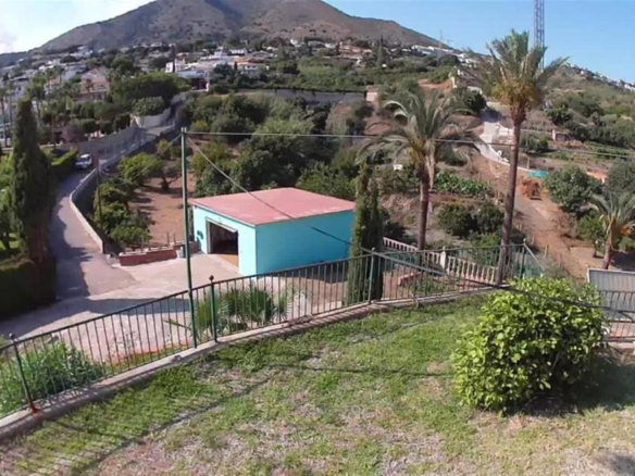 Villa for sale in Benalmadena