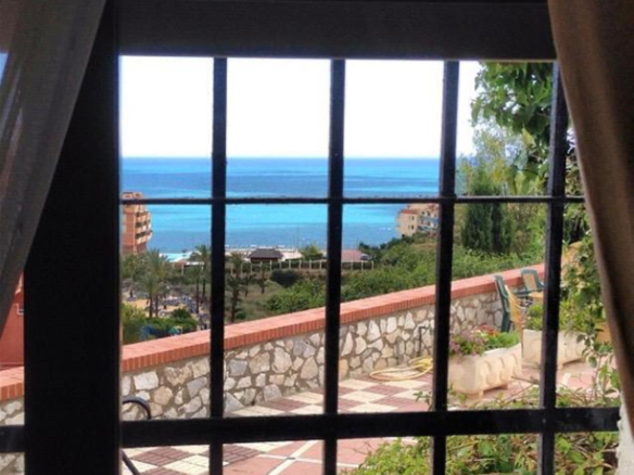Villa for sale in Benalmadena