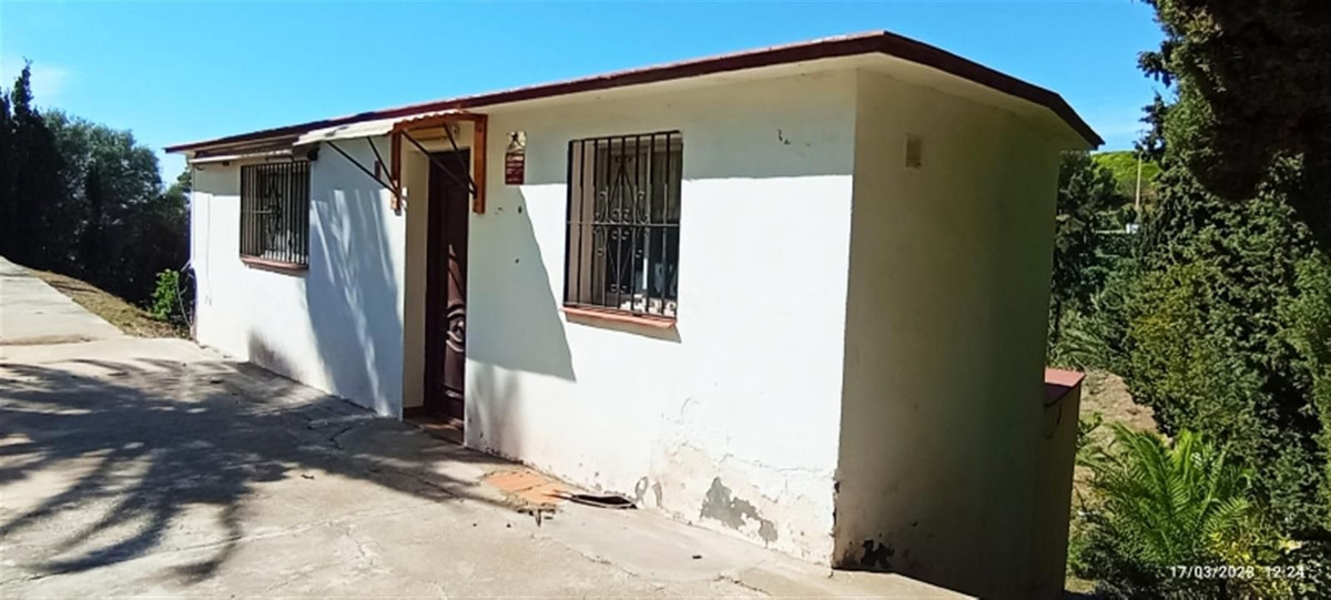 Villa for sale in Benalmadena