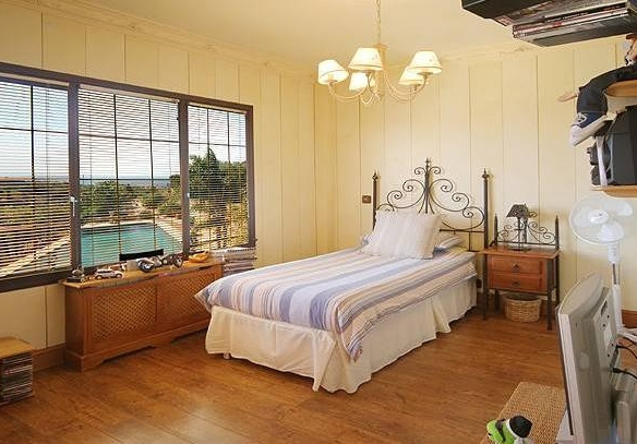 Villa for sale in Benalmadena