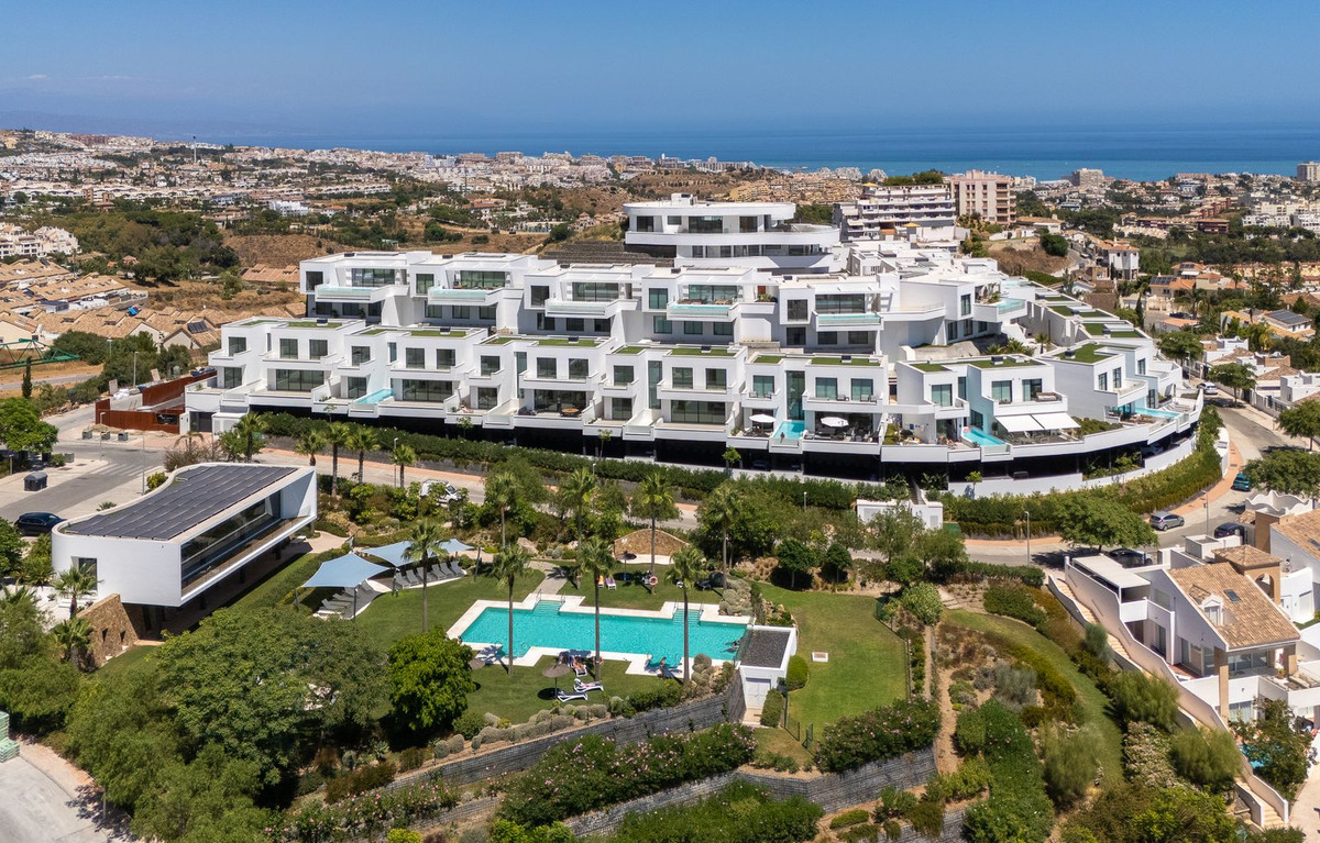 Villa for sale in Benalmadena