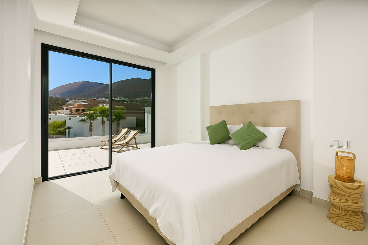 Villa for sale in Benalmadena