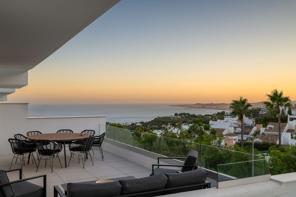 Villa for sale in Benalmadena