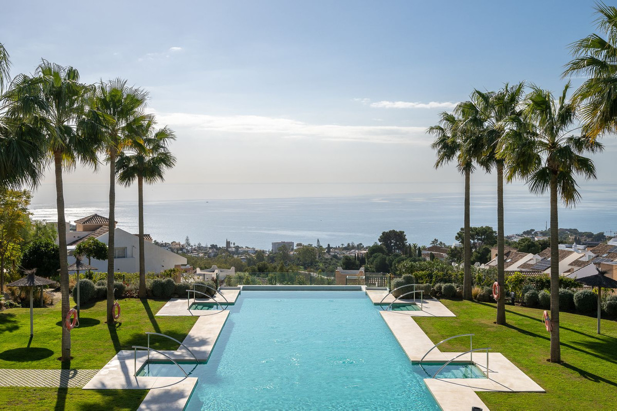Villa for sale in Benalmadena