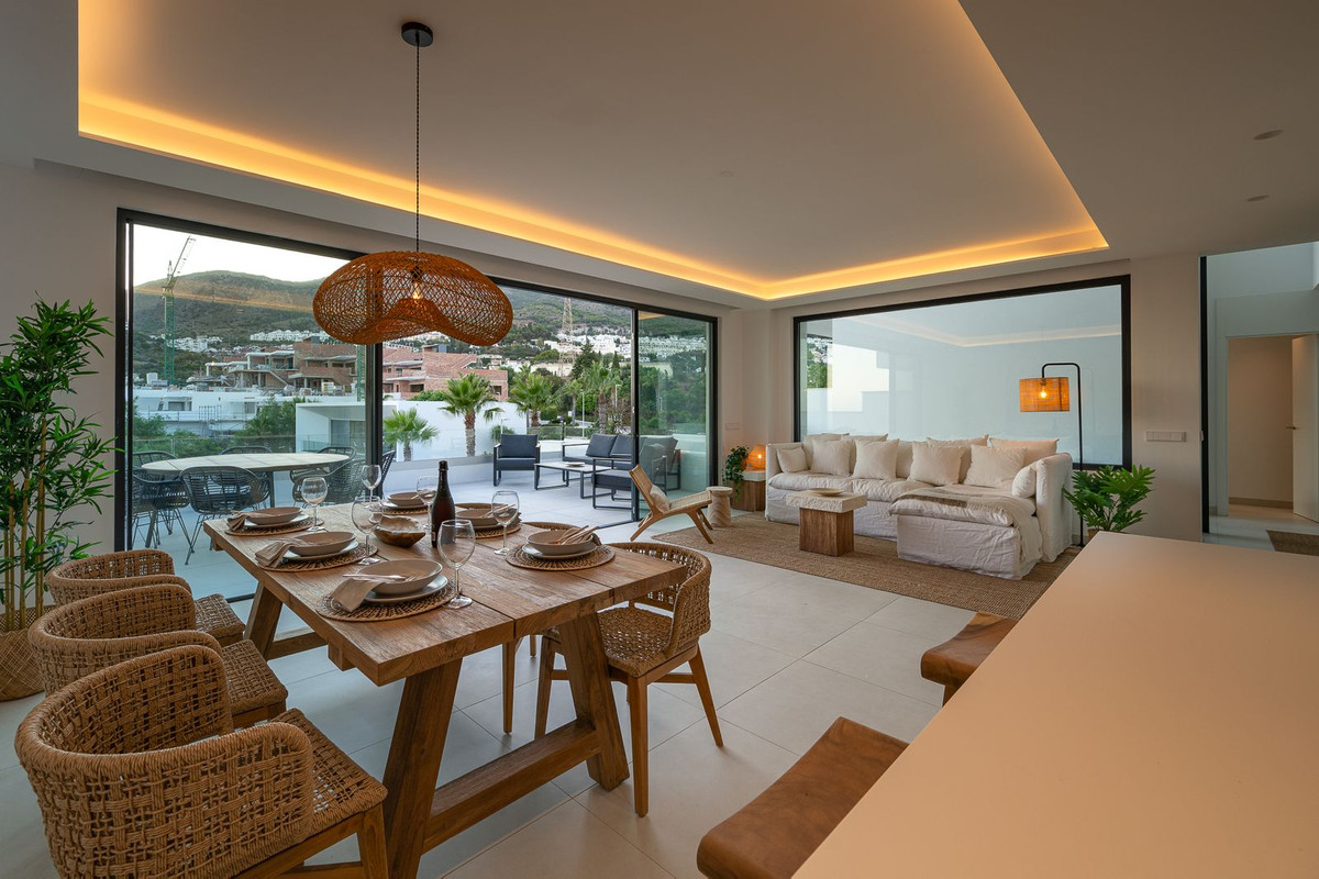 Villa for sale in Benalmadena